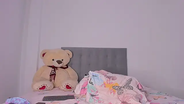 NAHOMI MILLER online show from 01/16/25, 05:21