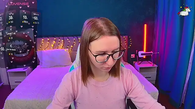 AliceBYKiss online show from 12/01/25, 07:13