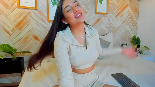 AniiRose online show from 02/18/25, 01:54