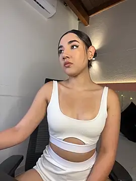 AniiRose online show from 11/15/25, 07:10