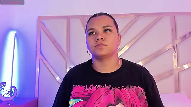 Carolina Evanss online show from 11/18/25, 11:47