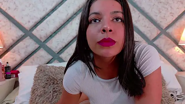 Snapshot of Alice_Foster_ chatting on 03/14/25, 07:44 Alice Foster online show from 03/14/25, 07:44