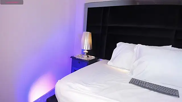 MelodyRey  online show from 10/31/25, 10:55