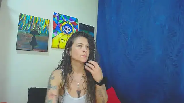 Snapshot of Leyla_Horny_Bg chatting on 11/06/25, 12:00 Leyla Horny Bg online show from 11/06/25, 12:00