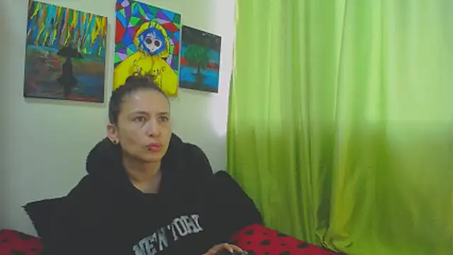 Snapshot of Leyla_Horny_Bg chatting on 11/20/25, 09:14 Leyla Horny Bg online show from 11/20/25, 09:14