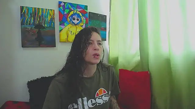 Snapshot of Leyla_Horny_Bg chatting on 11/25/25, 06:19 Leyla Horny Bg online show from 11/25/25, 06:19