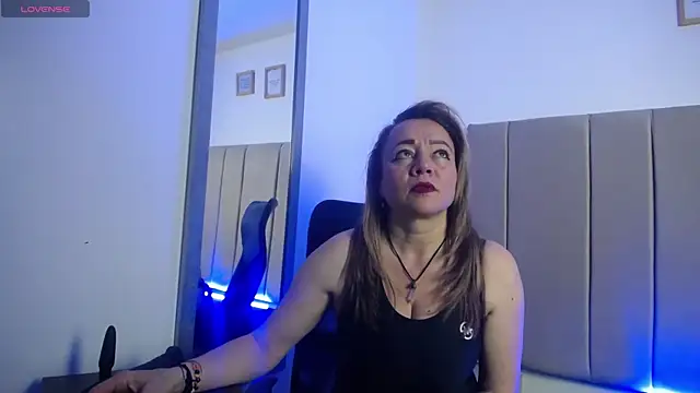 Lupiita223 online show from 03/15/25, 12:56