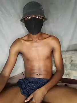 Snapshot of Thokozani99 chatting on 01/03/25, 08:01 Thokozani99 online show from 01/03/25, 08:01