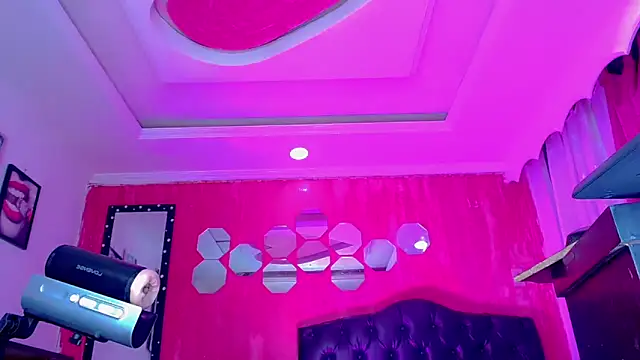 TiffanyMackensyy online show from 04/12/26, 01:32