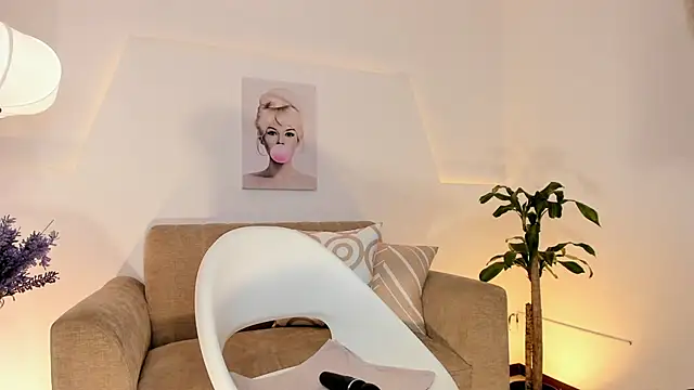 Catvalentine  online show from 02/21/26, 08:48