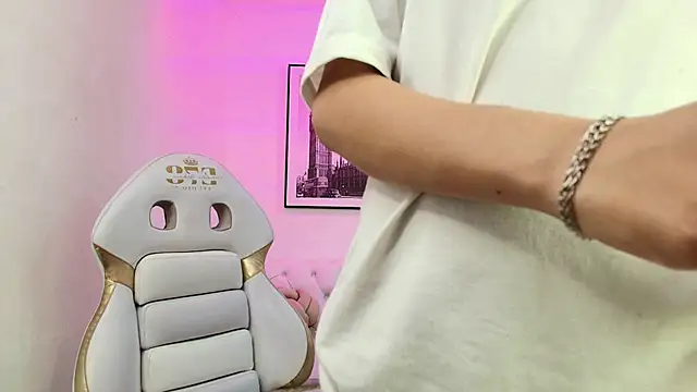 Theia moon online show from 12/22/24, 12:49