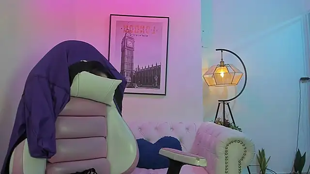 Theia moon online show from 02/08/25, 12:39