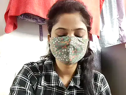 Snapshot of samosa73 chatting on 11/21/25, 07:34 samosa73 online show from 11/21/25, 07:34