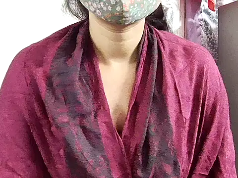 Snapshot of samosa73 chatting on 11/29/25, 06:00 samosa73 online show from 11/29/25, 06:00