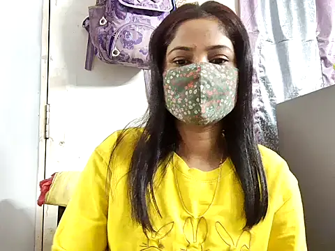 Snapshot of samosa73 chatting on 12/17/25, 09:10 samosa73 online show from 12/17/25, 09:10