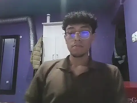 Snapshot of Fabpingon chatting on 09/17/25, 06:26 Fabpingon online show from 09/17/25, 06:26