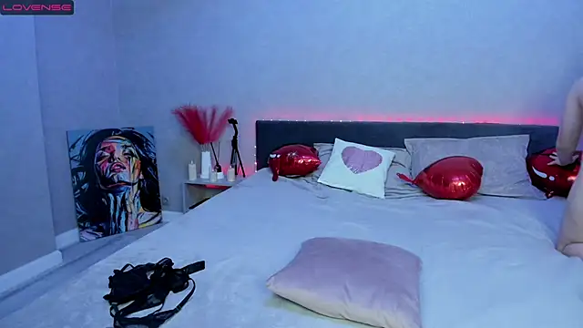 Snapshot of BritneyLix chatting on 03/08/25, 05:54 BritneyLix online show from 03/08/25, 05:54