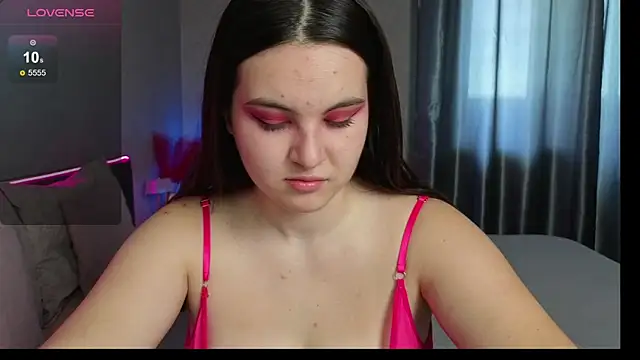 Snapshot of BritneyLix chatting on 09/14/25, 08:57 BritneyLix online show from 09/14/25, 08:57