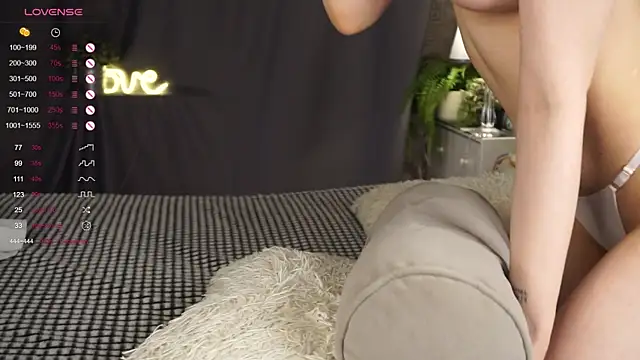 DorisHalsted online show from 12/10/24, 02:16