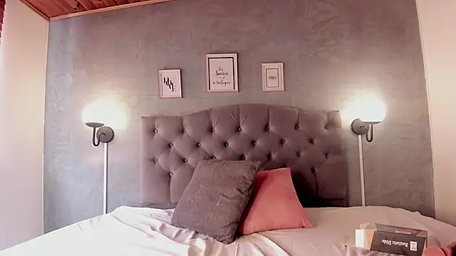 MeridaLane online show from 02/18/25, 03:54