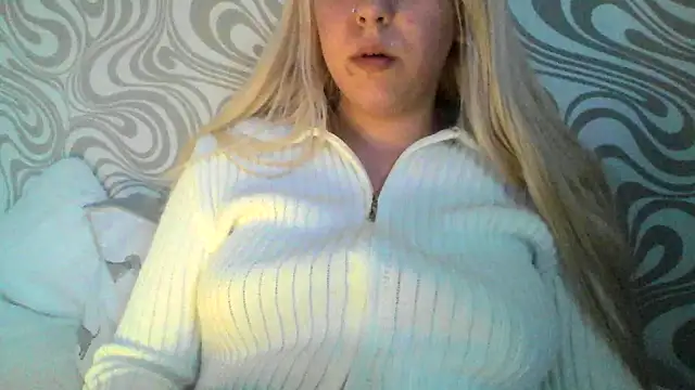 Snapshot of bunnyamy chatting on 03/13/25, 05:07 bunnyamy online show from 03/13/25, 05:07