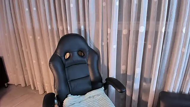 RAVENDIPAUL online show from 10/22/25, 01:06