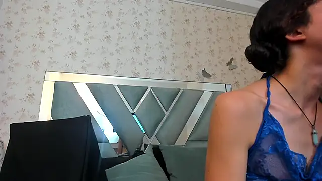 Queenjenn   online show from 12/11/24, 02:33