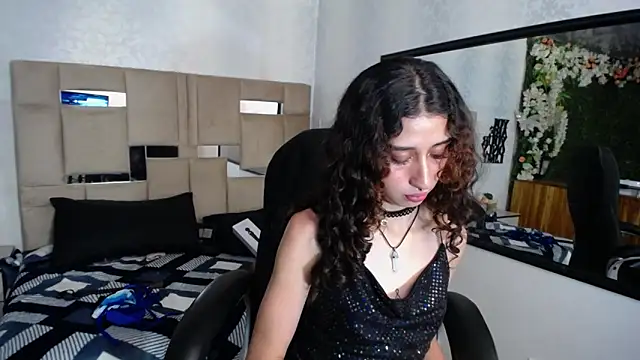 Queenjenn   online show from 01/14/25, 02:43