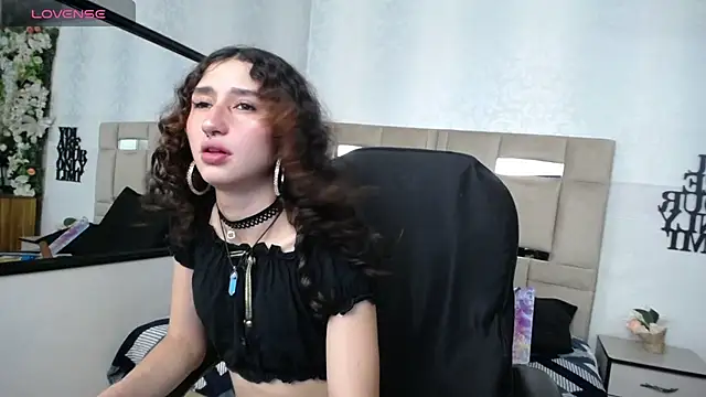 Queenjenn   online show from 01/15/25, 08:05