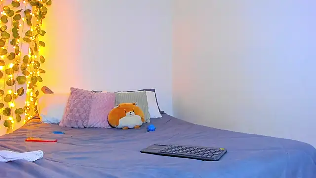 emillyhills online show from 02/05/25, 06:46