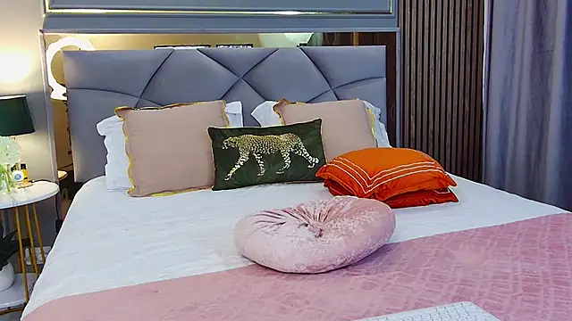 AvaCristal online show from 04/06/26, 07:15