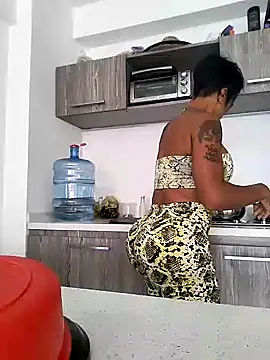 Snapshot of Alison_fitness chatting on 01/25/25, 02:58 Alison fitness online show from 01/25/25, 02:58