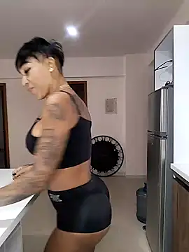 Snapshot of Alison_fitness chatting on 02/08/25, 12:17 Alison fitness online show from 02/08/25, 12:17