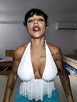 Snapshot of Alison_fitness chatting on 03/19/25, 07:49 Alison fitness online show from 03/19/25, 07:49