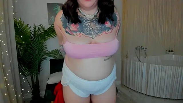 MoonLghte online show from 03/04/25, 06:50