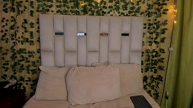 jenifer  power10 online show from 01/15/25, 12:36