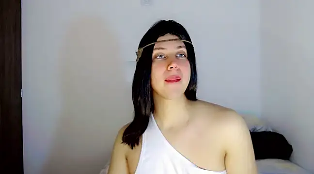 Snapshot of Oxana-Novikov chatting on 12/30/24, 08:47 Oxana-Novikov online show from 12/30/24, 08:47
