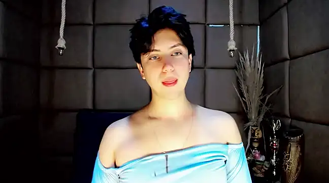 Snapshot of Oxana-Novikov chatting on 03/22/25, 10:26 Oxana-Novikov online show from 03/22/25, 10:26