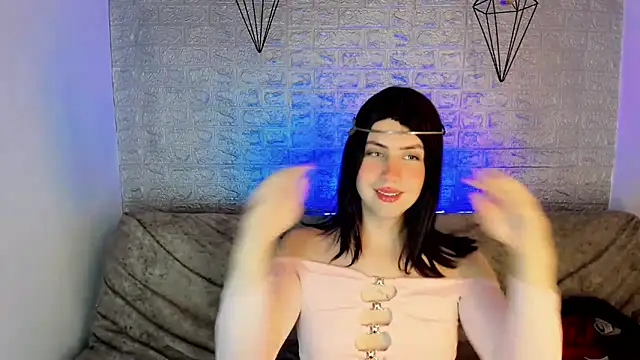 Snapshot of Oxana-Novikov chatting on 05/24/26, 10:26 Oxana-Novikov online show from 05/24/26, 10:26