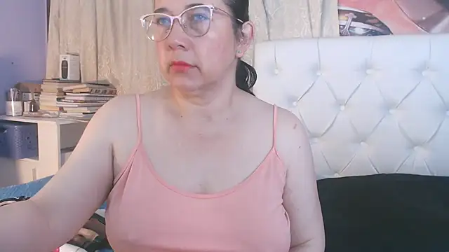 Snapshot of maturepriscila chatting on 02/28/25, 02:20 maturepriscila online show from 02/28/25, 02:20