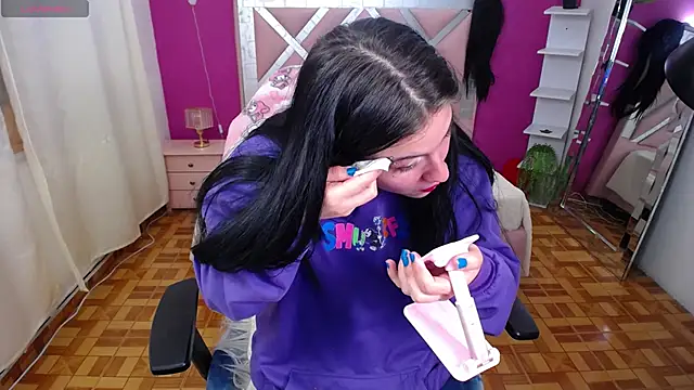 Snapshot of Kate_Laurence_ chatting on 02/25/25, 01:41 Kate Laurence online show from 02/25/25, 01:41