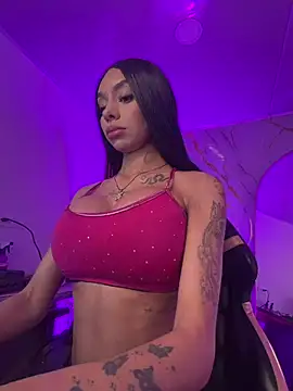 Snapshot of Tiffanny chatting on 02/25/26, 11:09 Tiffanny online show from 02/25/26, 11:09