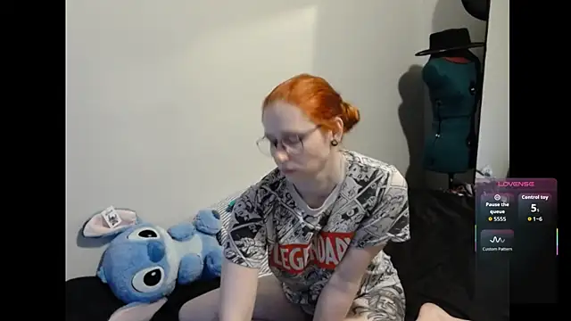 LilyFoxxx online show from 04/03/26, 05:27