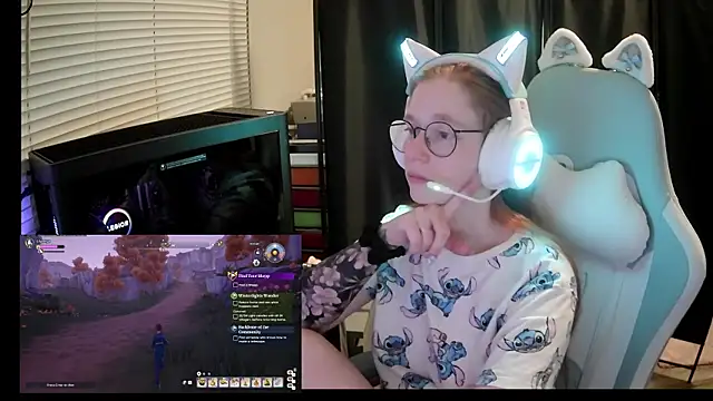 Snapshot of LilyFoxxx chatting on 05/15/26, 05:14 LilyFoxxx online show from 05/15/26, 05:14