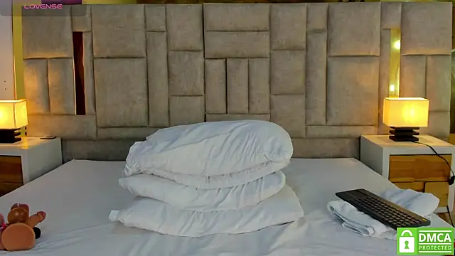 valtira nova online show from 04/20/26, 07:48