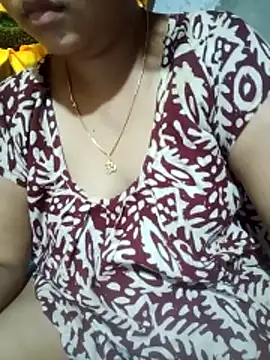 Snapshot of Super-Couple chatting on 05/18/26, 10:59 Super-Couple online show from 05/18/26, 10:59