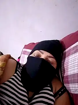 Snapshot of Osha10 chatting on 12/04/24, 10:30 Osha10 online show from 12/04/24, 10:30