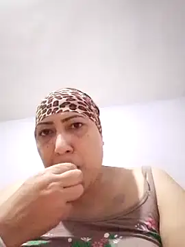 Snapshot of Osha10 chatting on 12/13/24, 12:06 Osha10 online show from 12/13/24, 12:06