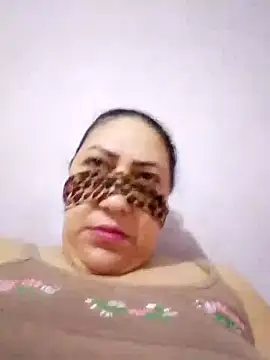 Snapshot of Osha10 chatting on 12/26/24, 12:25 Osha10 online show from 12/26/24, 12:25