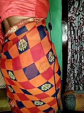 NOTY-LOVE-05 online show from 10/31/25, 03:46